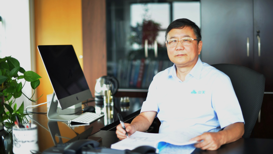 楊安民從業(yè)卅五周年系列報(bào)道--“三十五年磨一劍，山更美，業(yè)更精”專(zhuān)訪(fǎng)